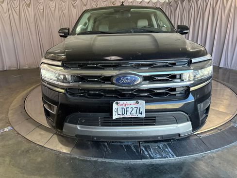 Used 2024 Ford Expedition Max Limited RWD image 2