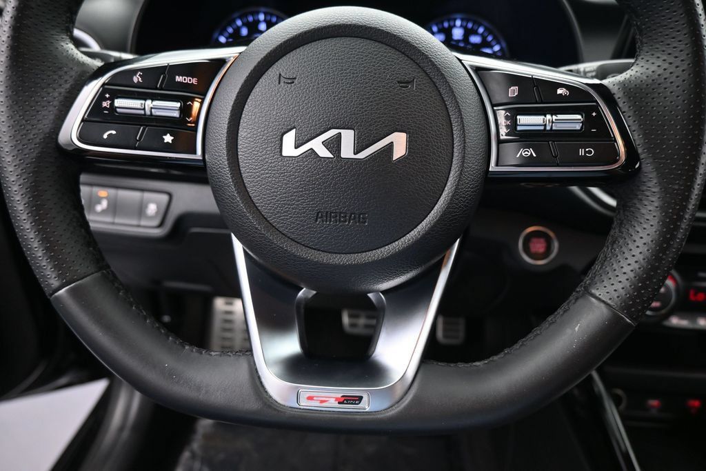 Used 2023 Kia Forte GT-Line FWD image 32