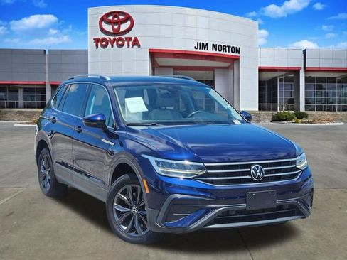 Used 2023 Volkswagen Tiguan SE w/ Panoramic Sunroof Package FWD image 1