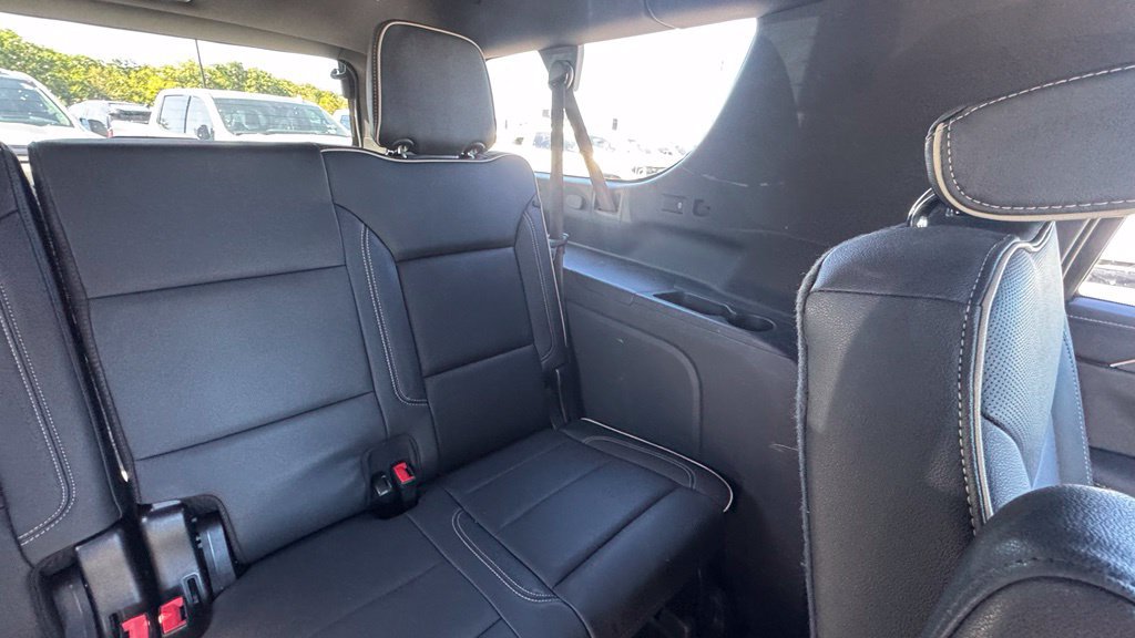 Used 2023 GMC Yukon XL SLT AWD/4WD image 11