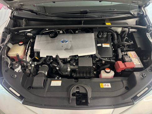 Used 2016 Toyota Prius Two w/ Preferred Accessory Package FWD image 6