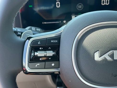 New 2026 Kia Carnival EX FWD image 24