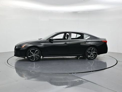 Used 2024 Nissan Altima 2.5 SR FWD image 6