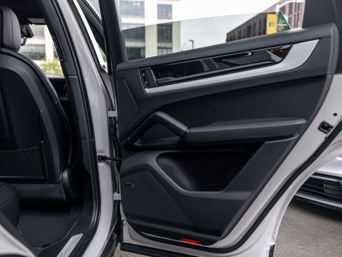 New 2026 Porsche Cayenne image 43