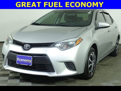 Used 2015 Toyota Corolla LE image 1