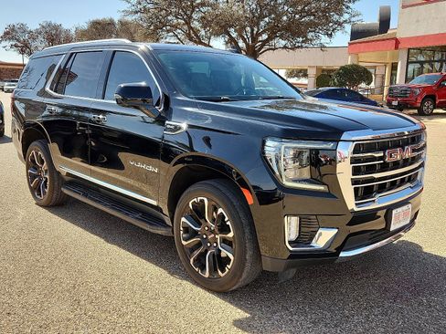 Used 2022 GMC Yukon SLT w/ SLT Premium Package image 6