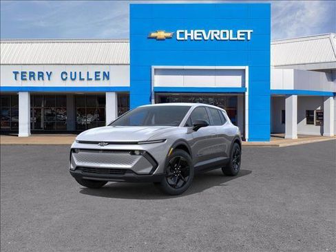 New 2026 Chevrolet Equinox EV LT w/ Midnight Package FWD image 8
