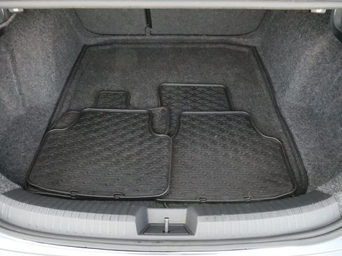 Certified 2023 Volkswagen Jetta SE FWD image 18