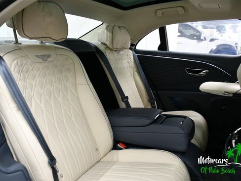 Used 2023 Bentley Flying Spur W12 image 52