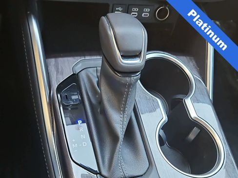 Used 2023 Toyota Highlander Platinum FWD image 21
