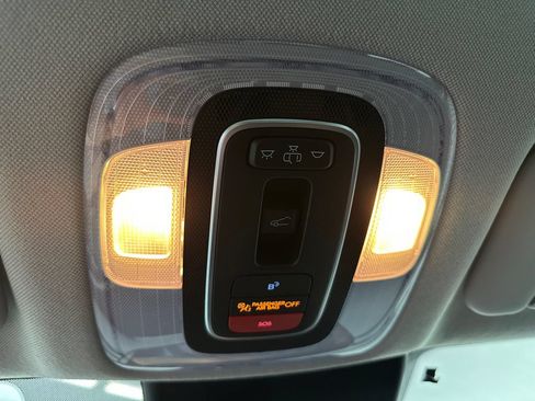 Used 2023 Hyundai Elantra Limited FWD image 31