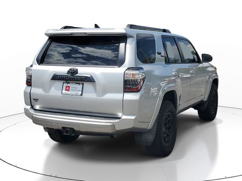 Certified 2021 Toyota 4Runner TRD Off-Road AWD/4WD image 6
