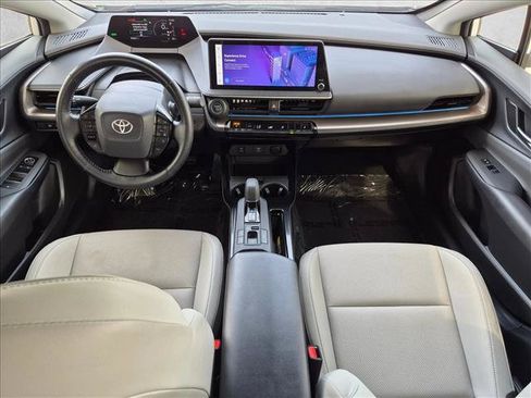 Used 2024 Toyota Prius XLE AWD/4WD image 17