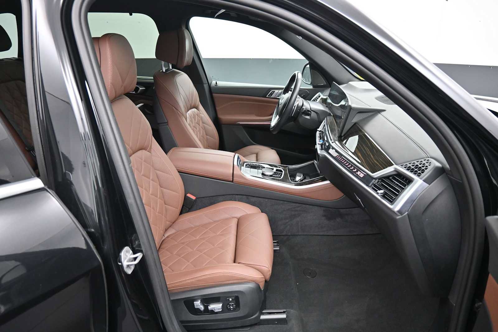 Used 2024 BMW X5 xDrive40i w/ Climate Comfort Package AWD/4WD image 29