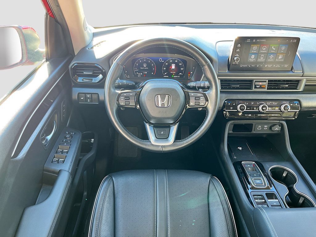 Used 2025 Honda Pilot Elite image 24