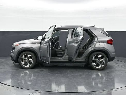 Used 2020 Hyundai Venue SEL w/ Convenience + Premium Package FWD image 43