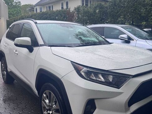 Used 2019 Toyota RAV4 XLE Premium w/ Cold Weather Package AWD/4WD image 1