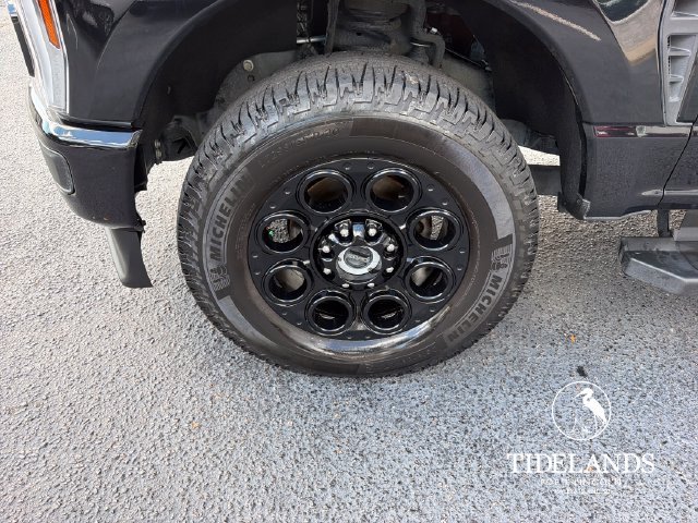 Certified 2024 Ford F350 Lariat w/ Black Appearance Package AWD/4WD image 32