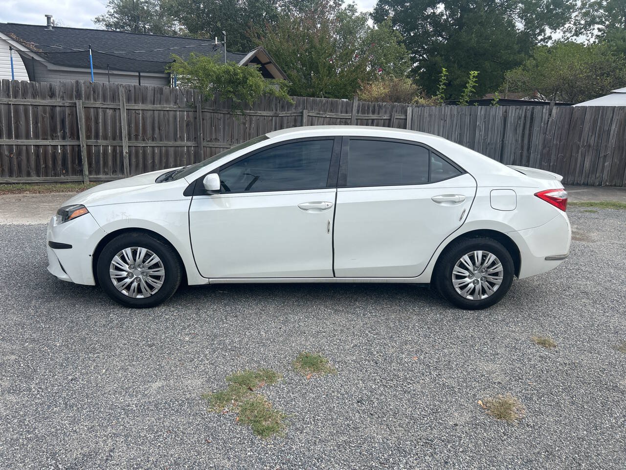 Used 2014 Toyota Corolla LE FWD image 3
