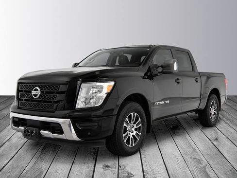 Used 2020 Nissan Titan SV w/ SV Convenience Package RWD image 2