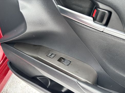 Used 2021 Toyota Camry LE w/ Convenience Package image 7