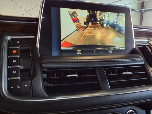 Used 2023 Chevrolet Suburban Premier image 24