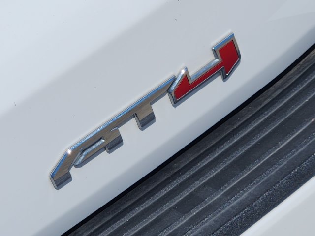 Used 2024 GMC Yukon AT4 w/ Technology Package AWD/4WD image 11