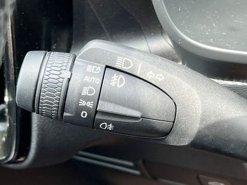 Used 2023 Volvo XC40 Recharge Ultimate AWD/4WD image 24
