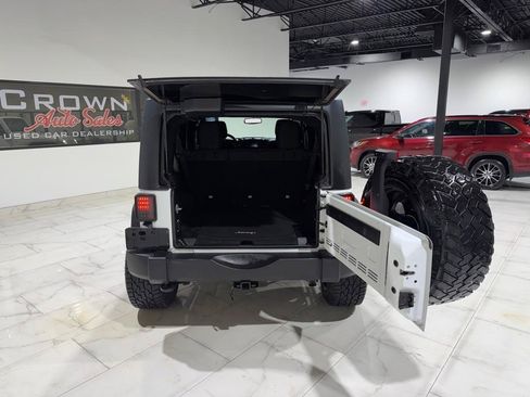 Used 2015 Jeep Wrangler Unlimited Sport w/ Quick Order Package 24S AWD/4WD image 12