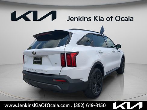 Used 2021 Kia Sorento S image 3
