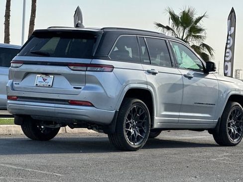 New 2026 Jeep Grand Cherokee Summit w/ Obsidian Package AWD/4WD image 3