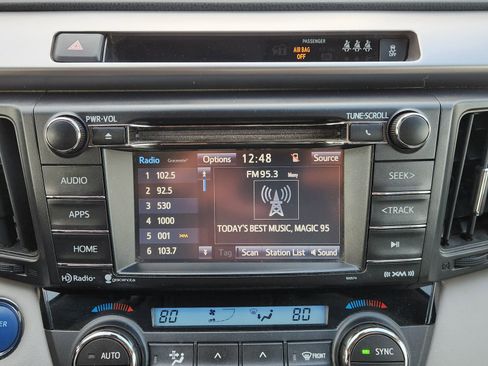 Used 2018 Toyota RAV4 XLE image 21