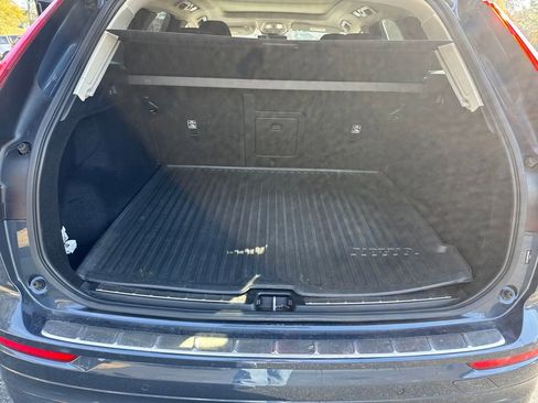Certified 2023 Volvo XC60 B5 Core w/ Climate Package image 27