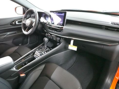 New 2026 Jeep Compass Latitude AWD/4WD image 32