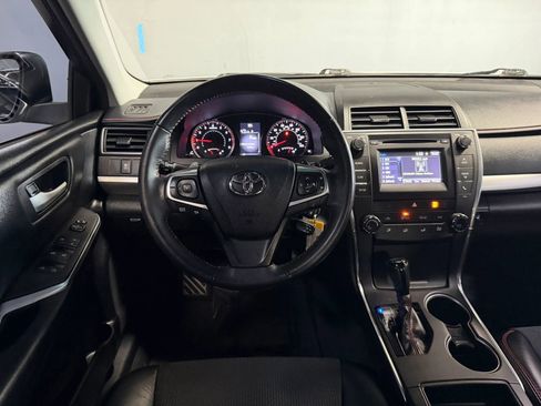 Used 2017 Toyota Camry SE FWD image 10