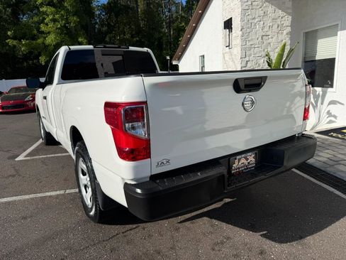 Used 2019 Nissan Titan S image 9