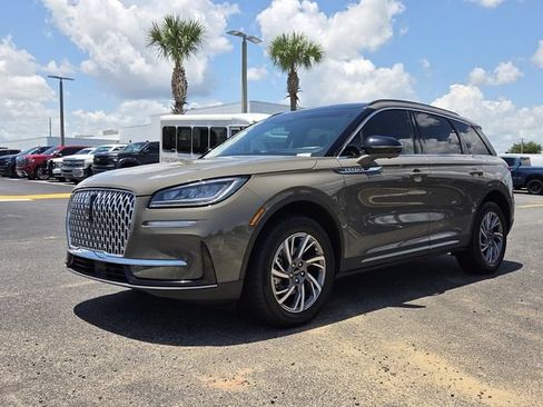 Used 2025 Lincoln Corsair FWD w/ Equipment Group 101A image 2