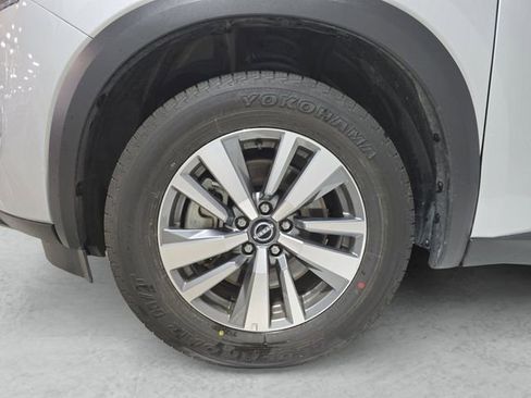 Certified 2025 Nissan Pathfinder SL image 23