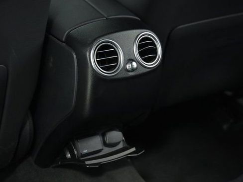 Used 2021 Mercedes-Benz GLC 300 image 33