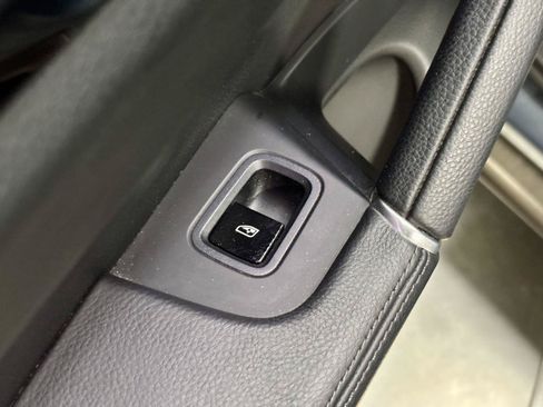 Used 2019 Porsche Cayenne AWD/4WD image 18