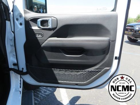 Used 2022 Jeep Wrangler Unlimited Rubicon w/ Xtreme Recon 35" Tire Package AWD/4WD image 49