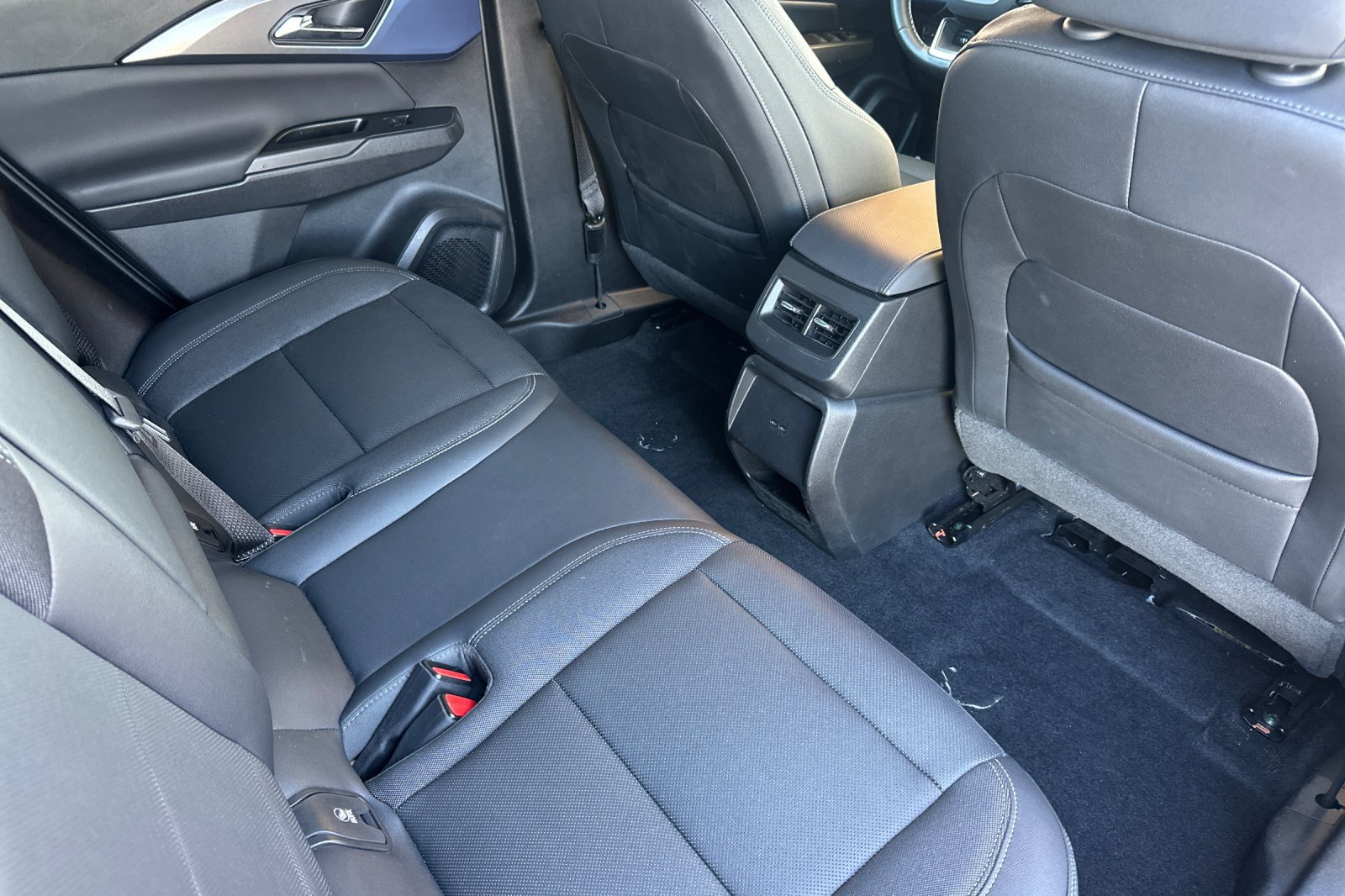 Used 2024 Chevrolet Equinox EV LT FWD image 18