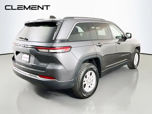 Used 2023 Jeep Grand Cherokee Laredo RWD image 7