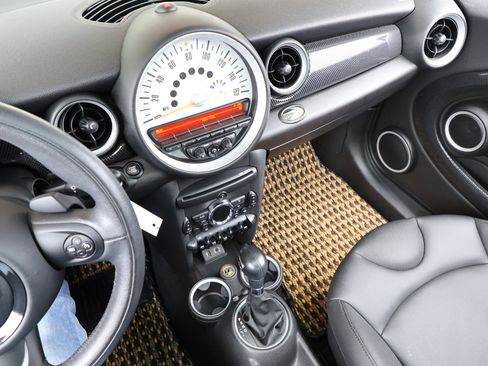 Used 2013 MINI Cooper S w/ Premium Pkg image 35