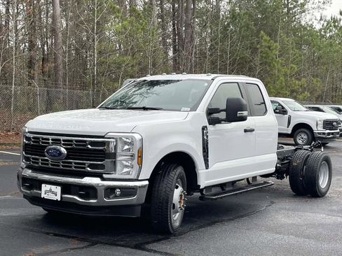 New 2026 Ford F350 XL w/ XL Chrome Package RWD image 24
