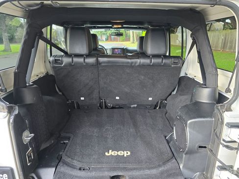 Used 2014 Jeep Wrangler Unlimited Sahara image 6