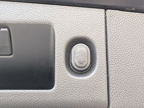 Used 2020 Chevrolet Suburban LT image 37