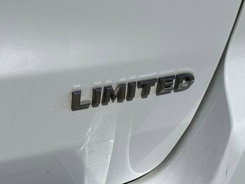 Used 2018 Jeep Grand Cherokee Limited image 14