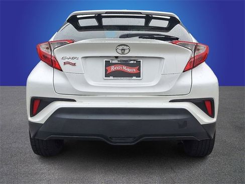 Used 2018 Toyota C-HR XLE image 5