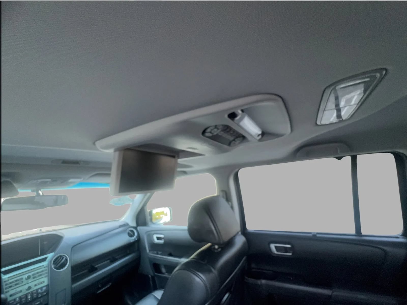 Used 2011 Honda Pilot Touring image 25